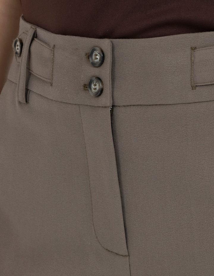 Pantalón de vestir café a la cintura