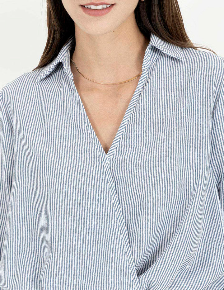 Blusa azul de manga larga