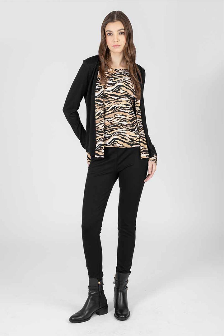 Blusa animal print en contraste negro y manga larga