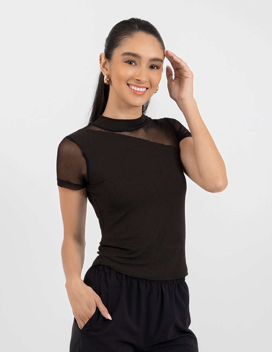 Blusa de rib con corte asimétrico y mix de texturas