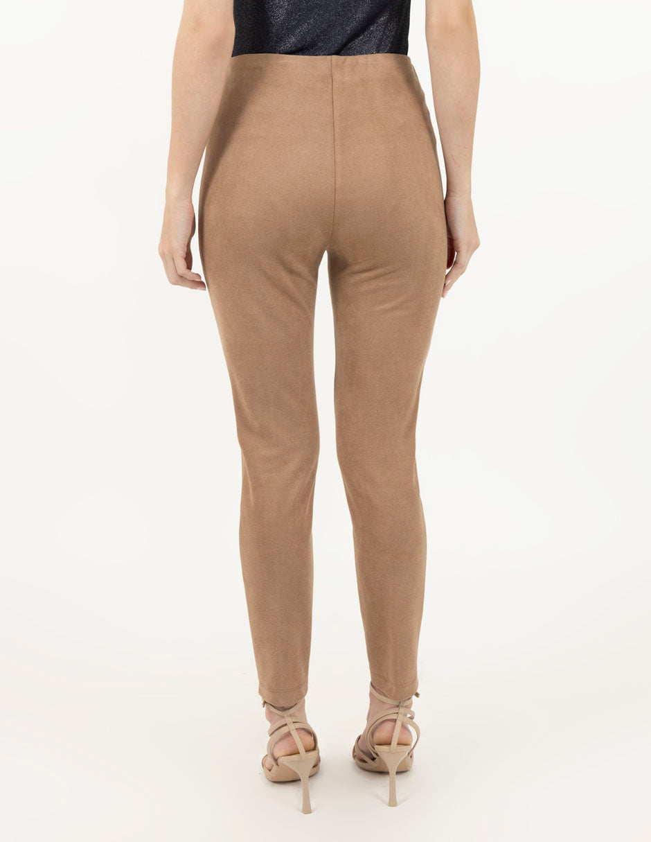 Pantalón beige de suede ajustado