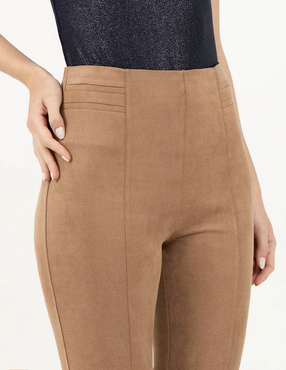 Pantalón beige de suede ajustado