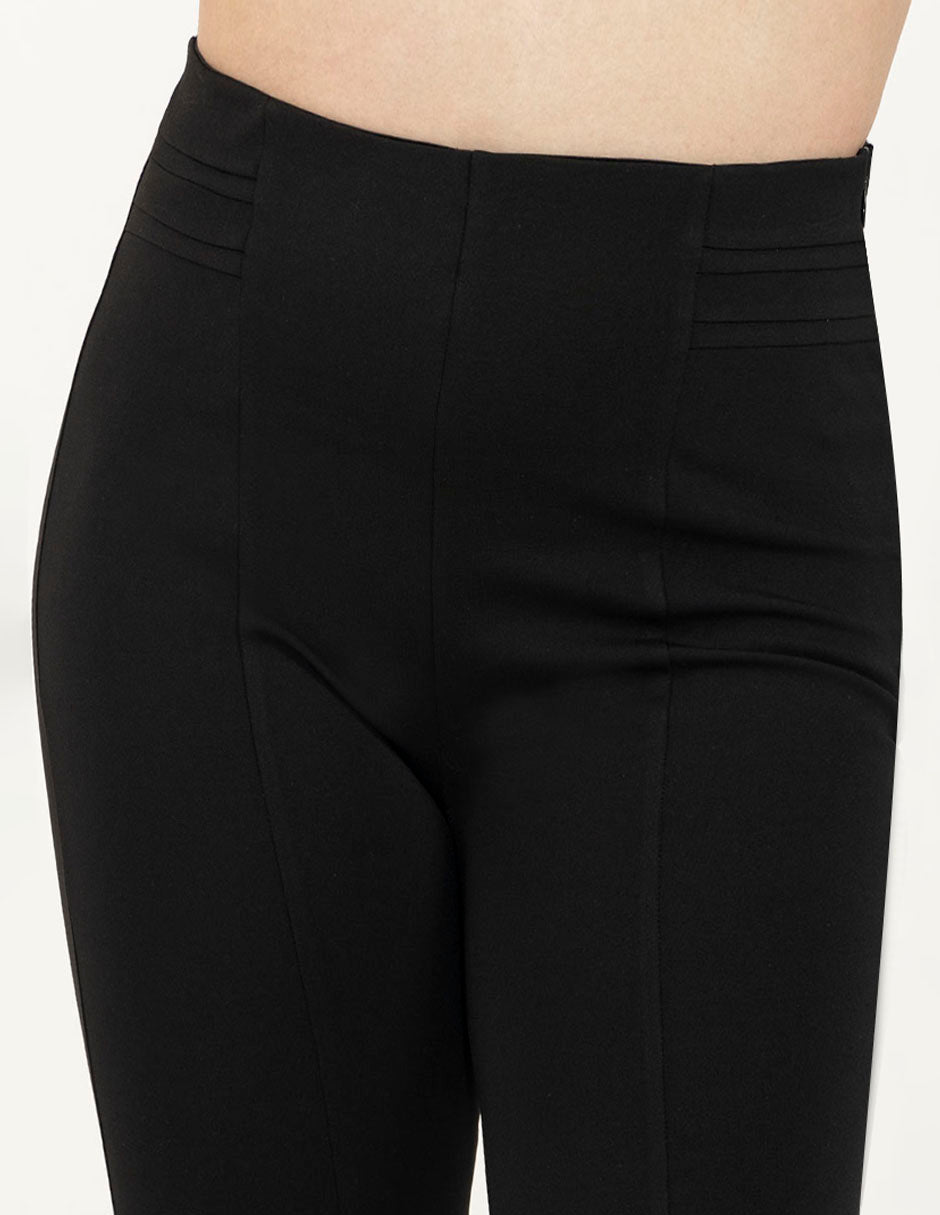 Pantalón básico negro recto