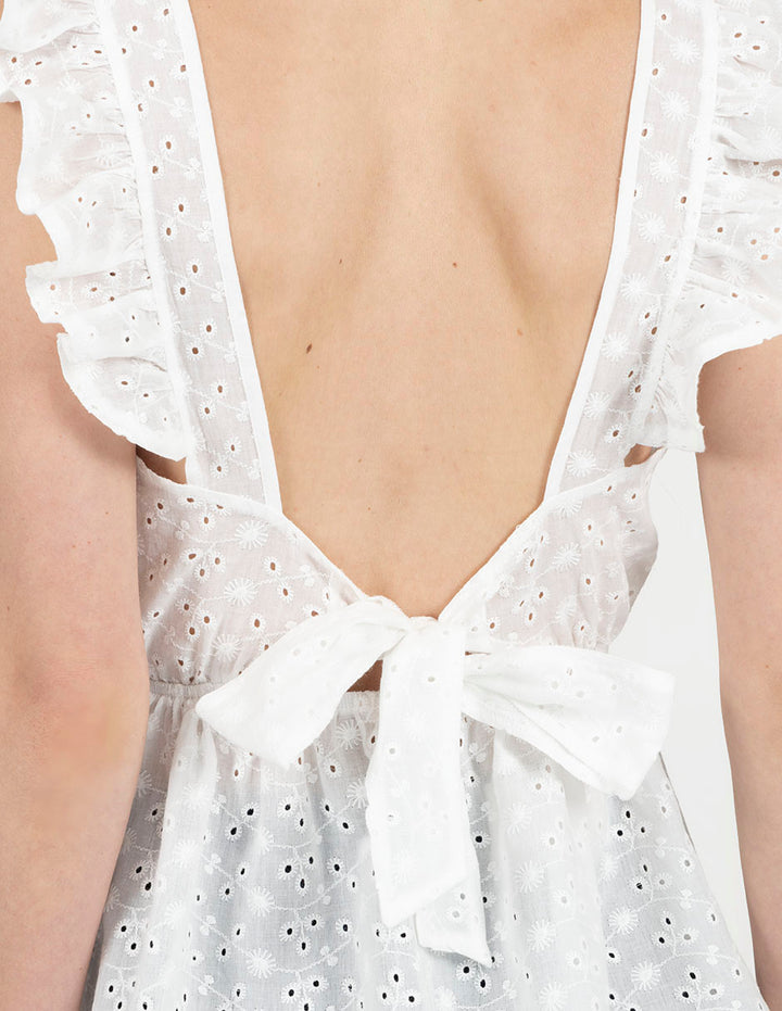 Blusa blanca con bordado
