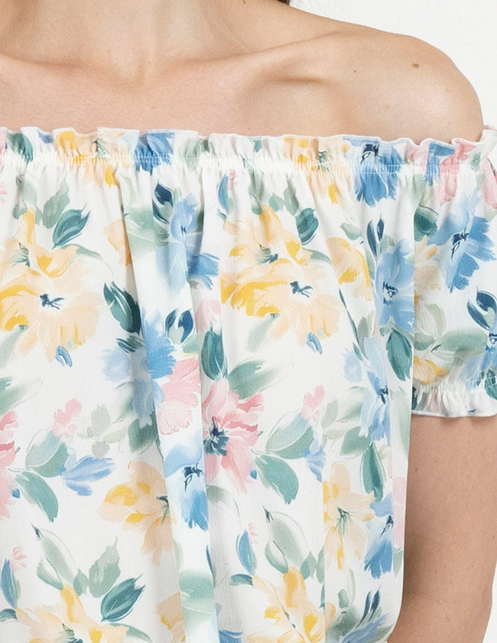 Blusa off shoulders estampada con elástico en hombros y cintura