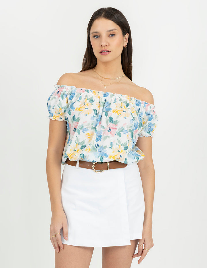 Short falda corta ivory con cinturón