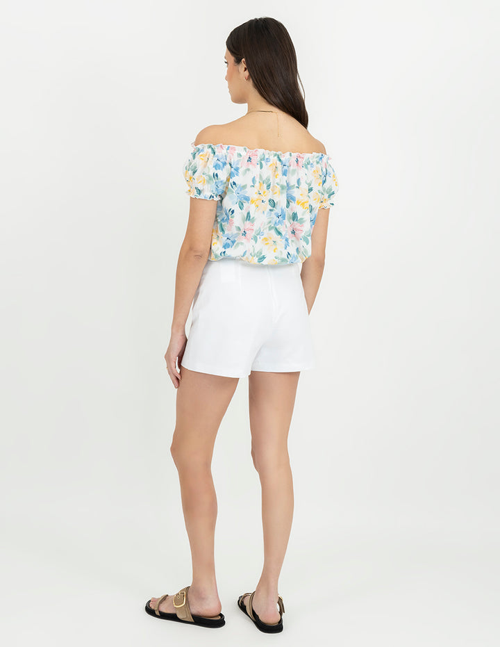 Short falda corta ivory con cinturón