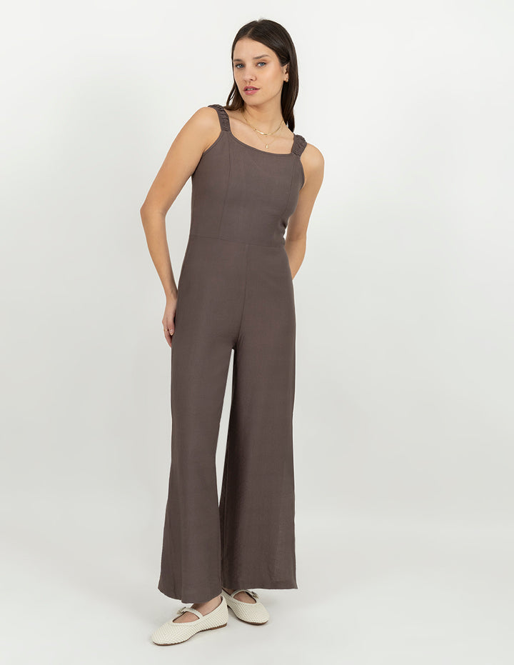 Jumpsuit largo café sin mangas y abertura en piernas