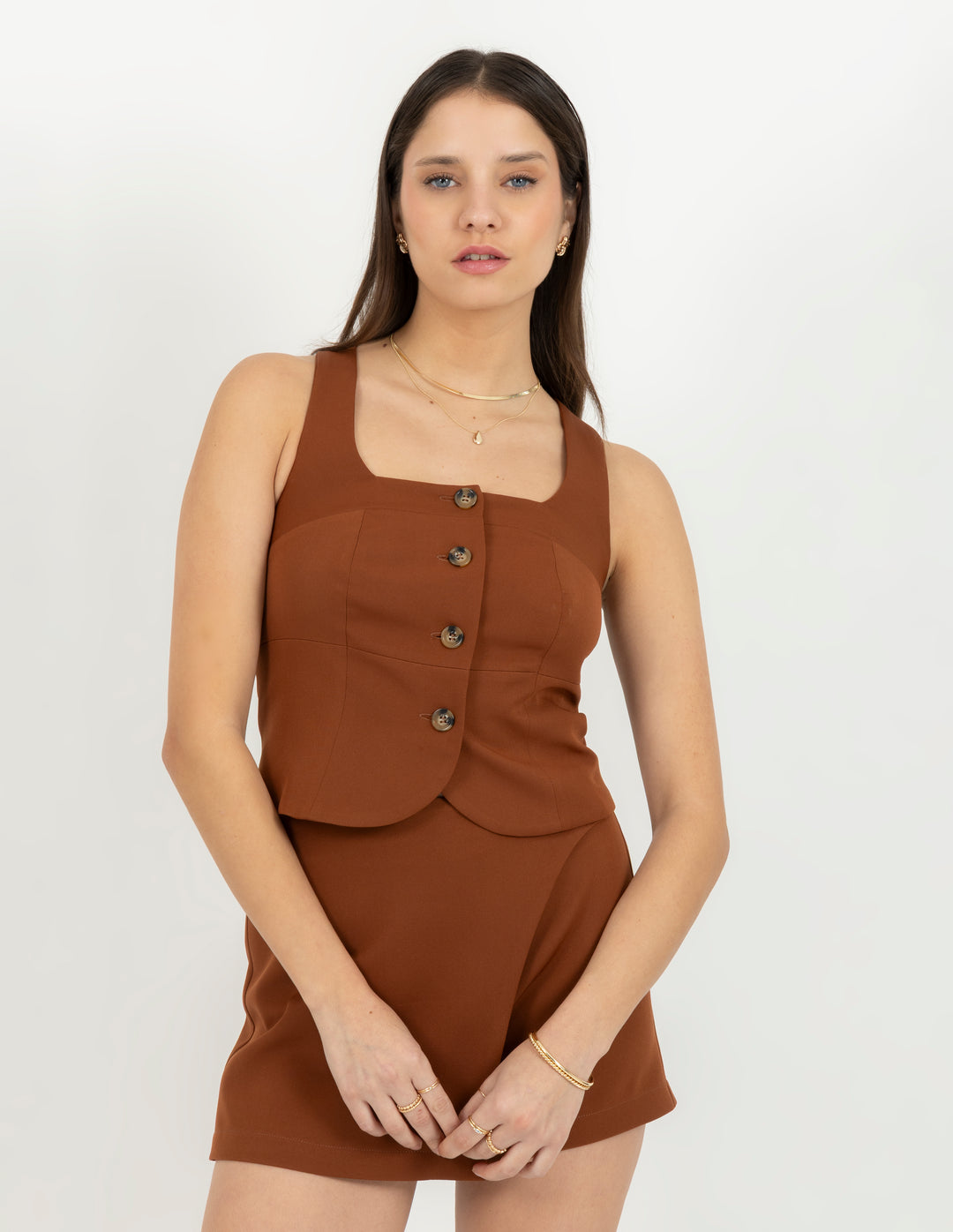 Blusa de tirantes café estilo fit