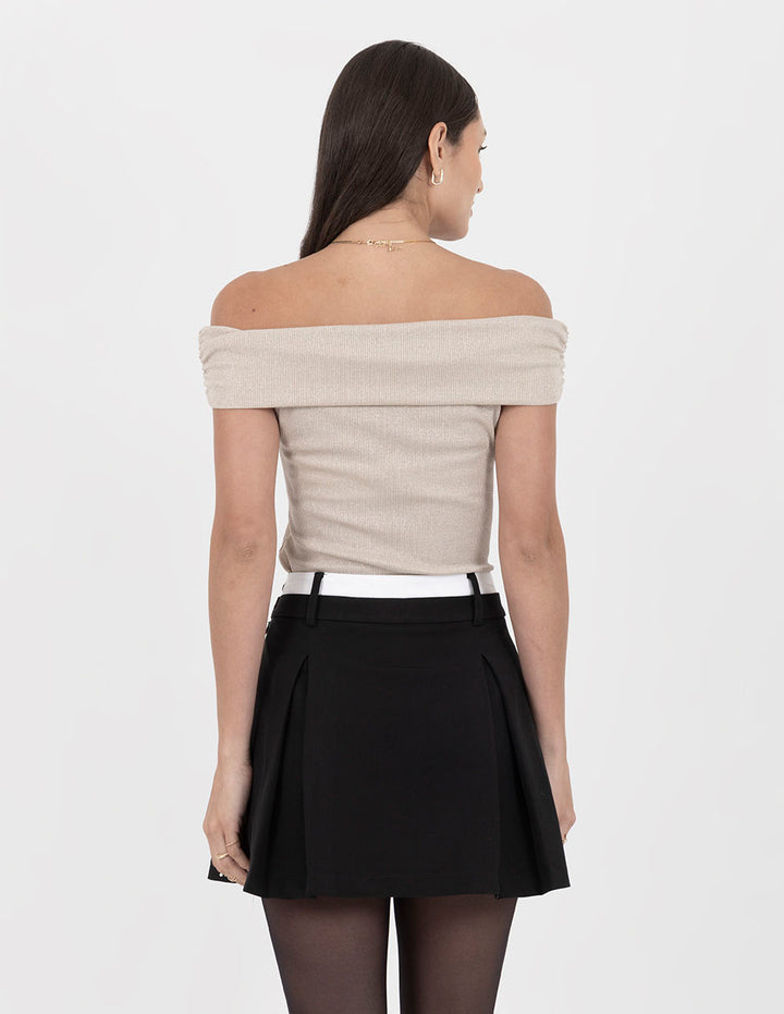Blusa off shoulders de manga larga (disponible en negro y beige)