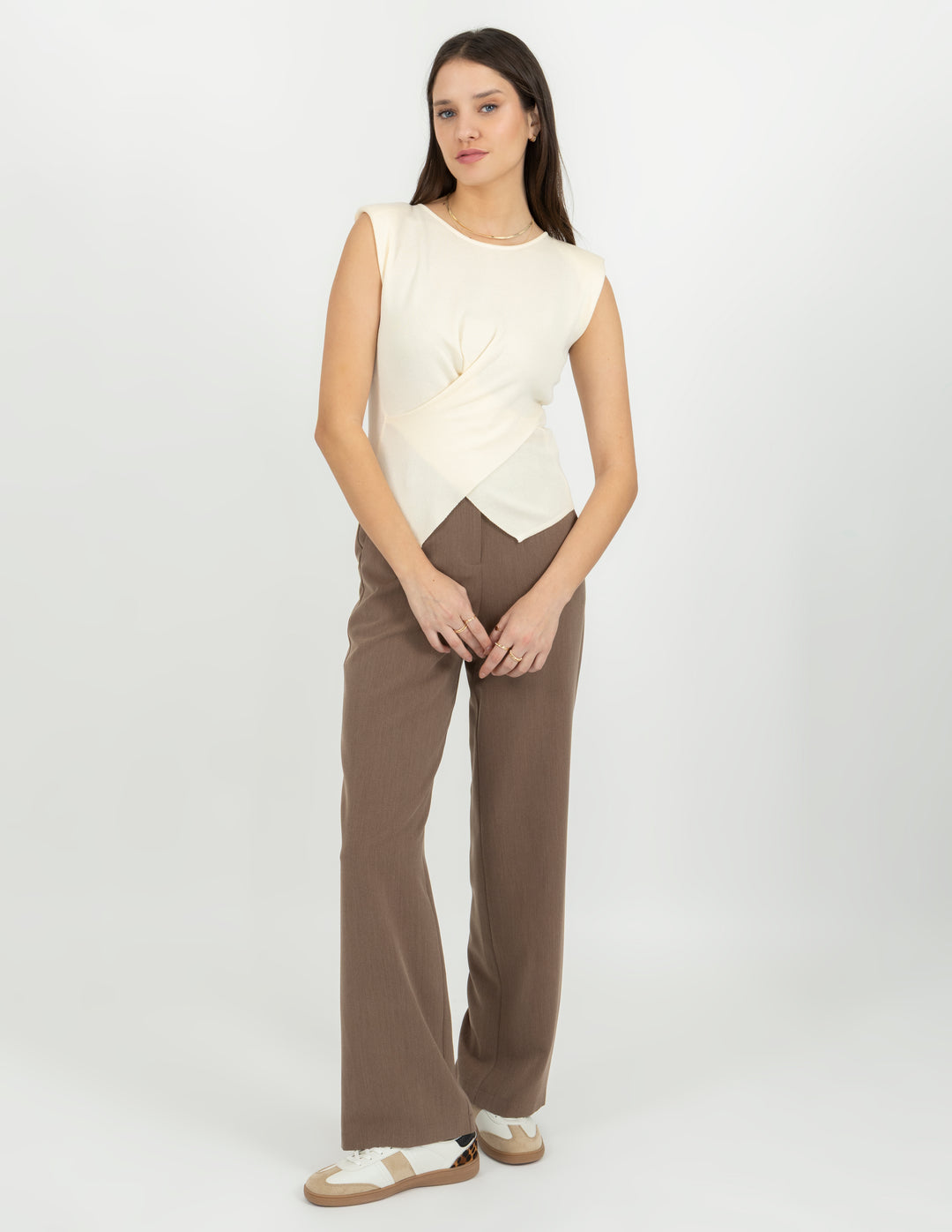 Blusa de tejido de punto (disponible en rosa y beige)