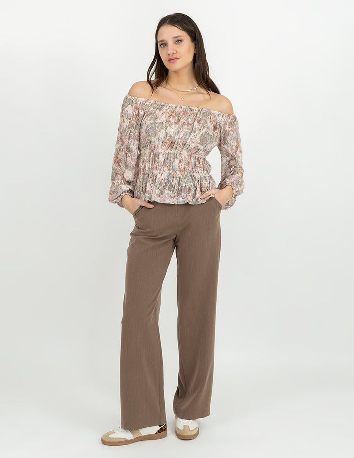 Blusa estampada off shoulders y manga larga