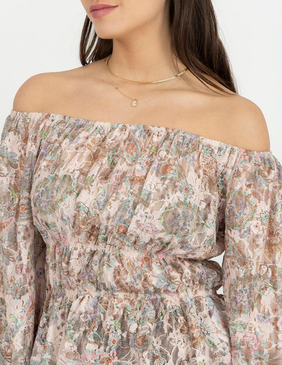 Blusa estampada off shoulders y manga larga