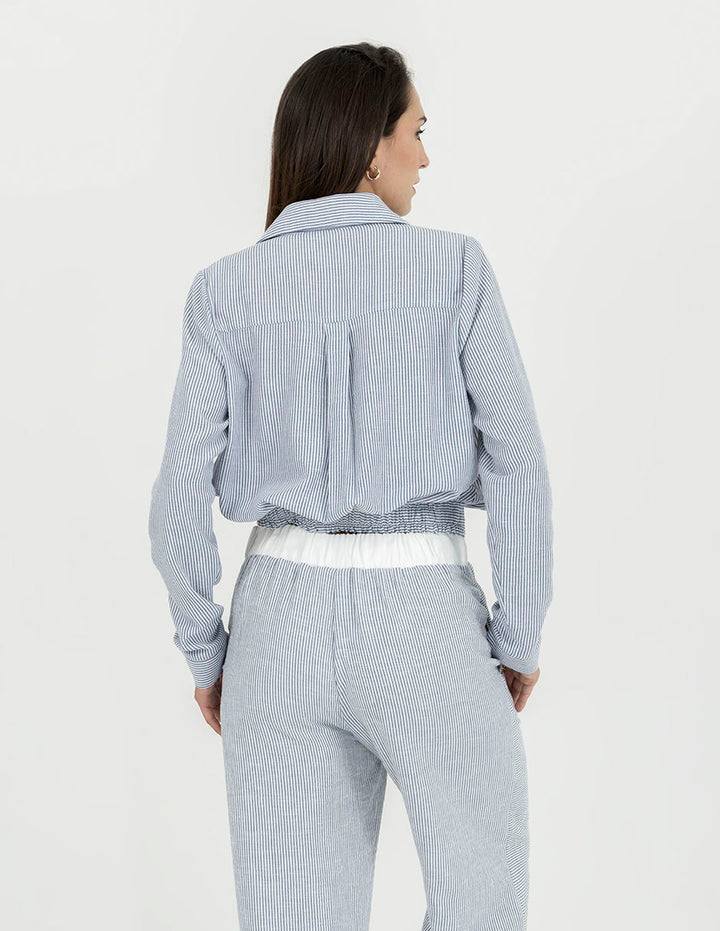 Blusa azul de manga larga