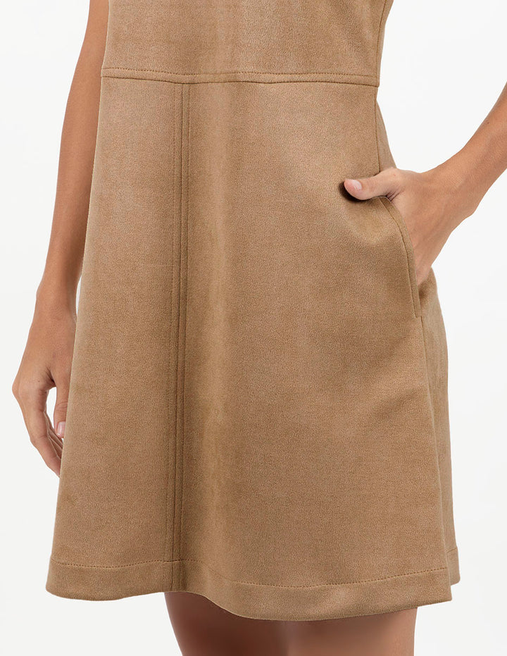 Vestido beige corto sin mangas