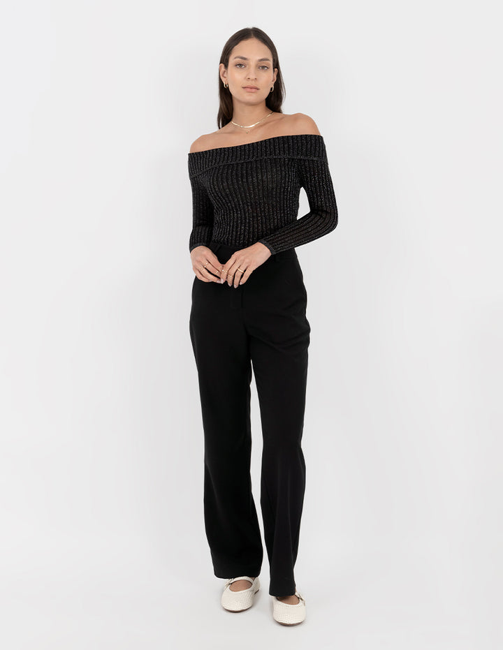 Blusa off shoulders de manga larga (disponible en negro y beige)