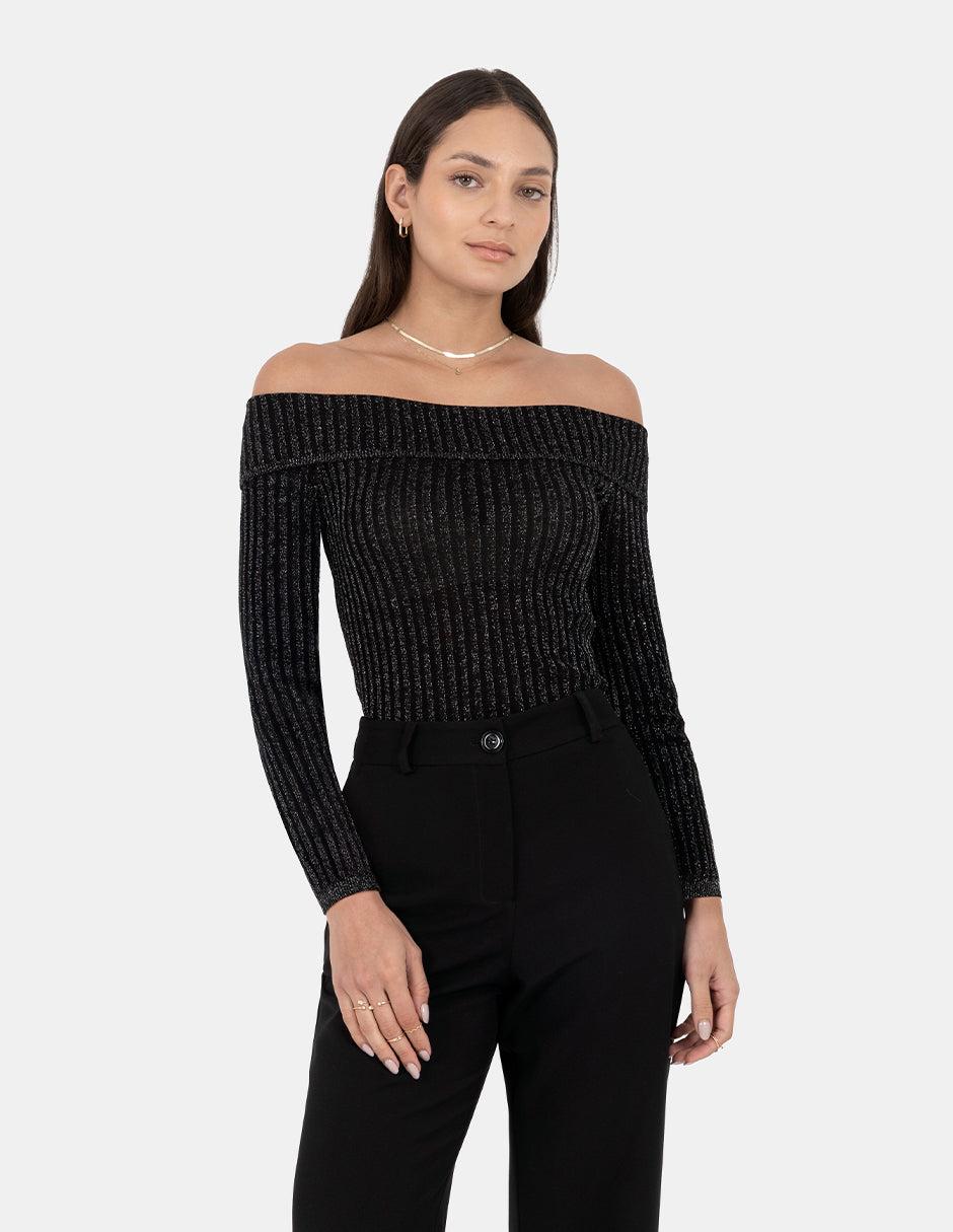 Blusa off shoulders de manga larga (disponible en negro y beige)