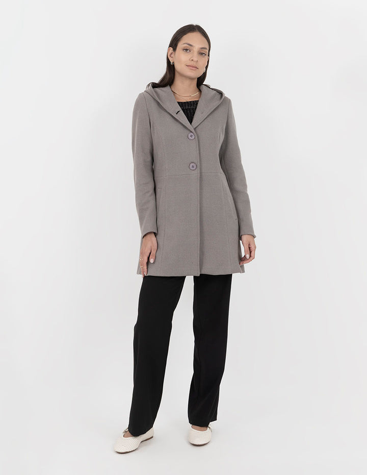 Abrigo gris con capucha