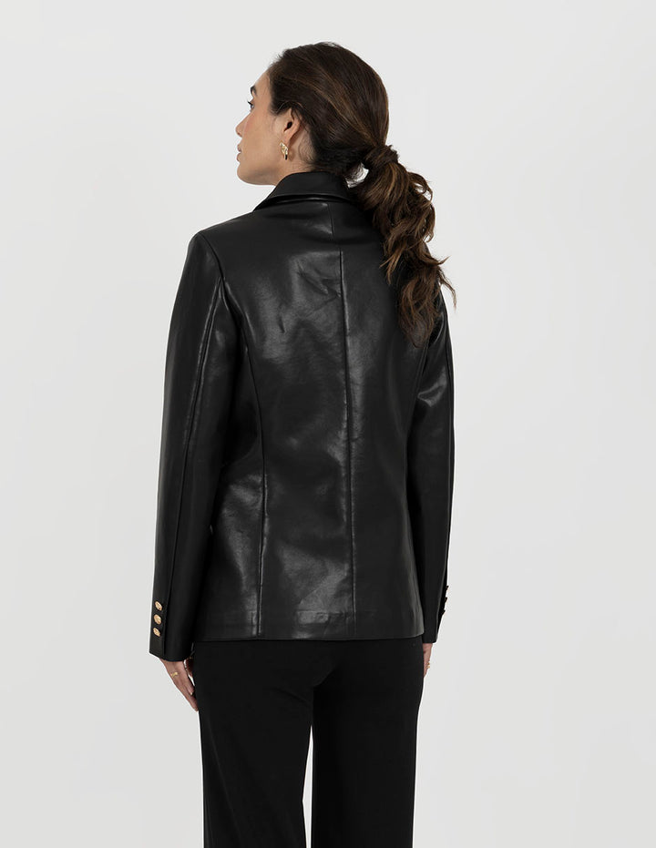 Saco de vestir color negro de vinipiel y botones dorados