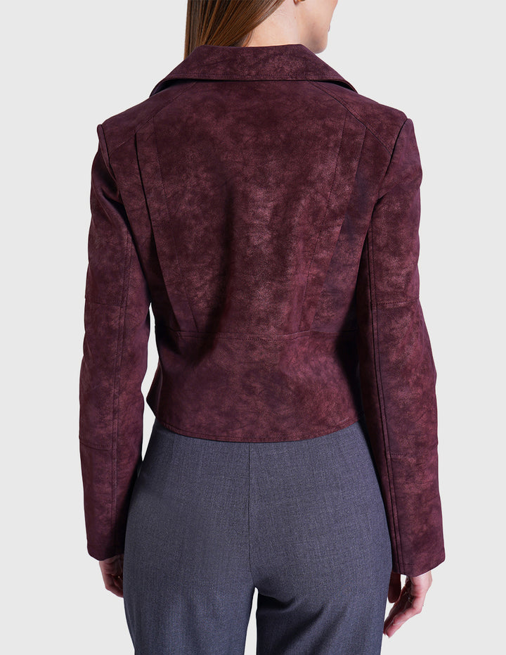 Chamarra corta vino con diseño de cierres