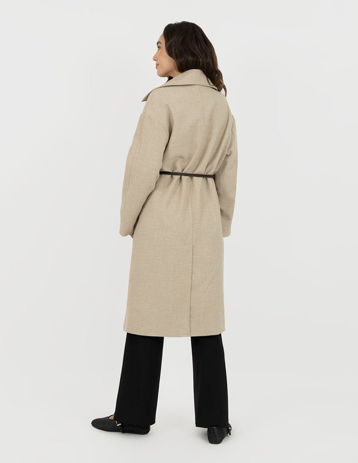 Abrigo beige  largo con jareta en la cintura