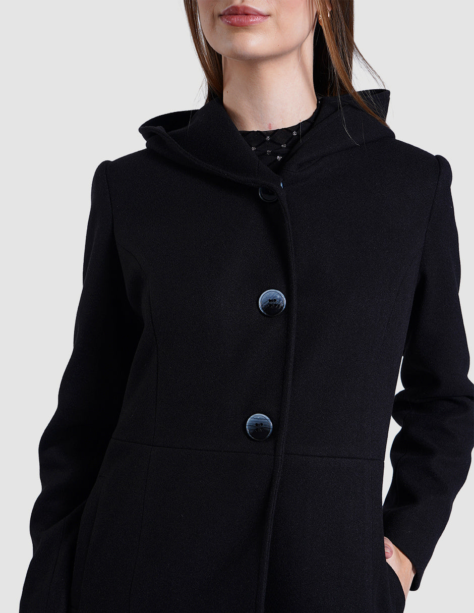 Abrigo negro largo con capucha