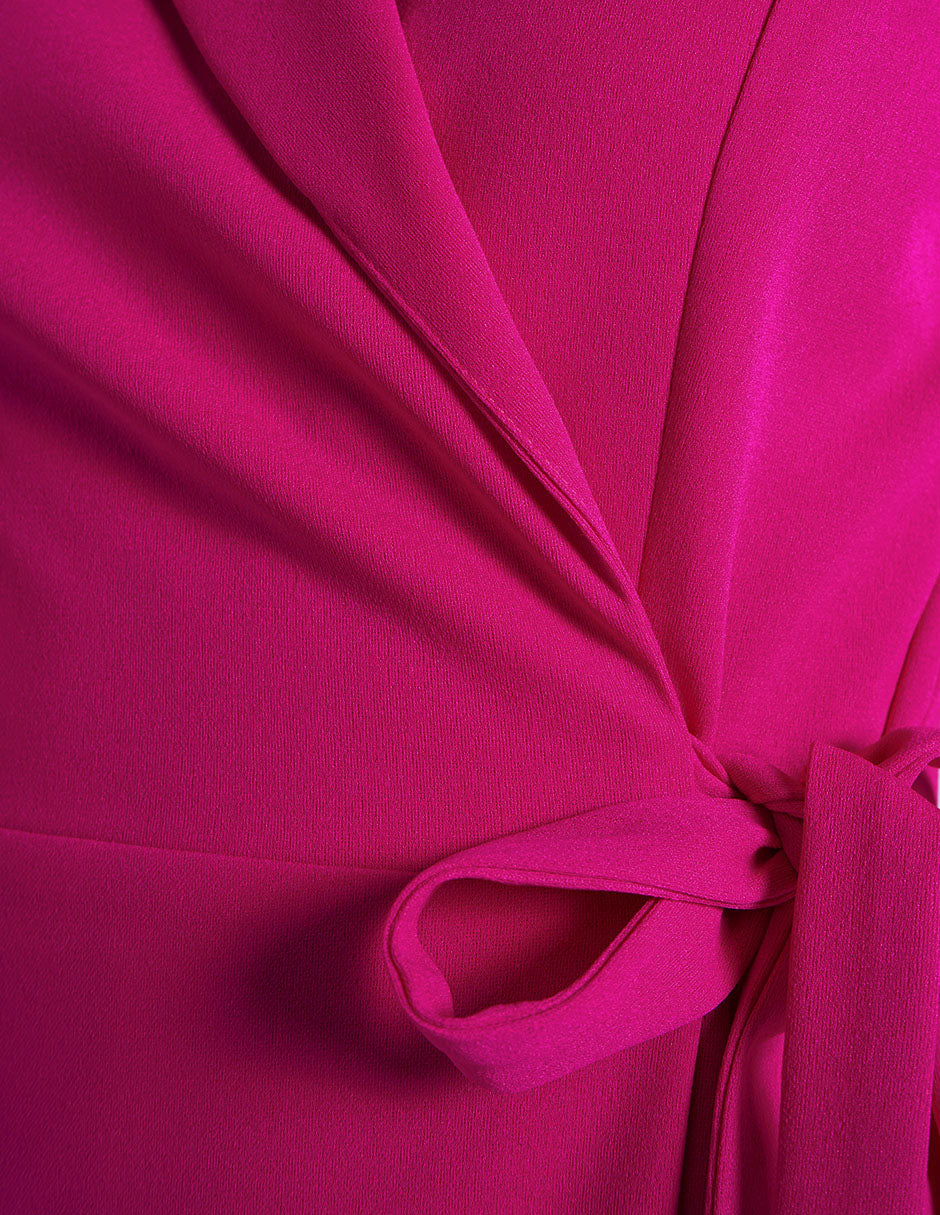 Jumpsuit corto con cinta lateral (disponible en negro y rosa)