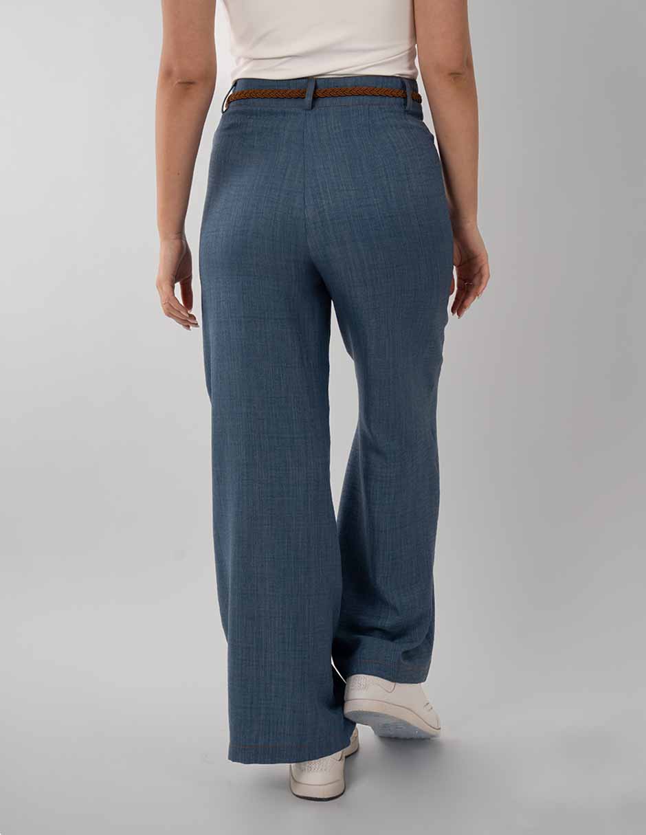 Pantalón azul con cinturón café