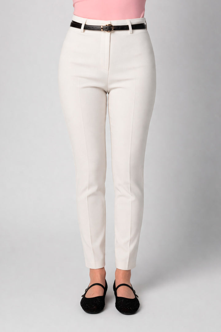 Pantalón blanco recto con cinturón