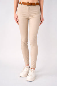 Pantalón con diseño de dots (disponible en azul marino y beige)