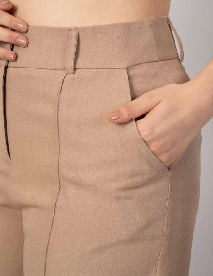 Pantalón beige a la cintura