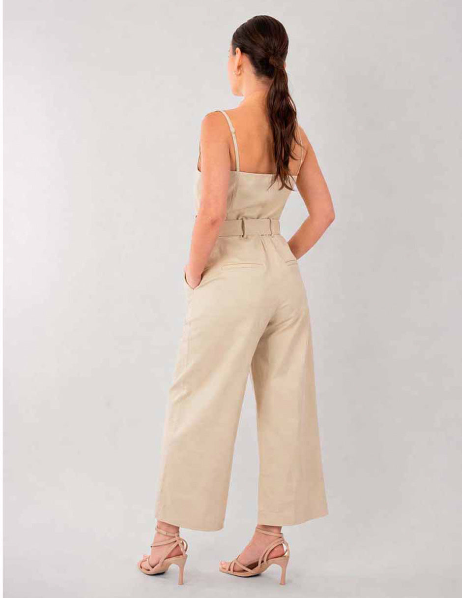 Jumpsuit largo beige con escote corazón