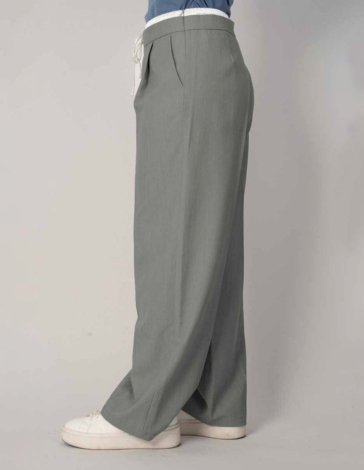Pantalón relajado gris con jareta en la cintura