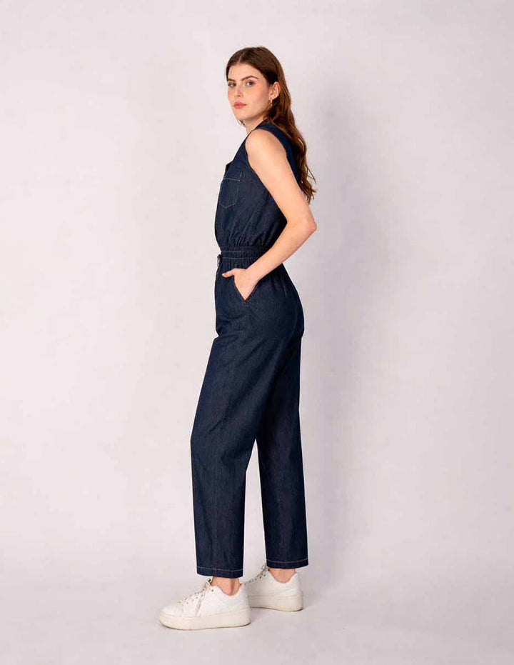Jumpsuit largo azul y botones enfrente