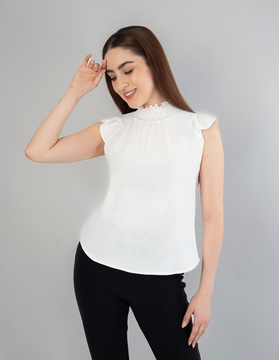 Blusa ivory con smock en cuello