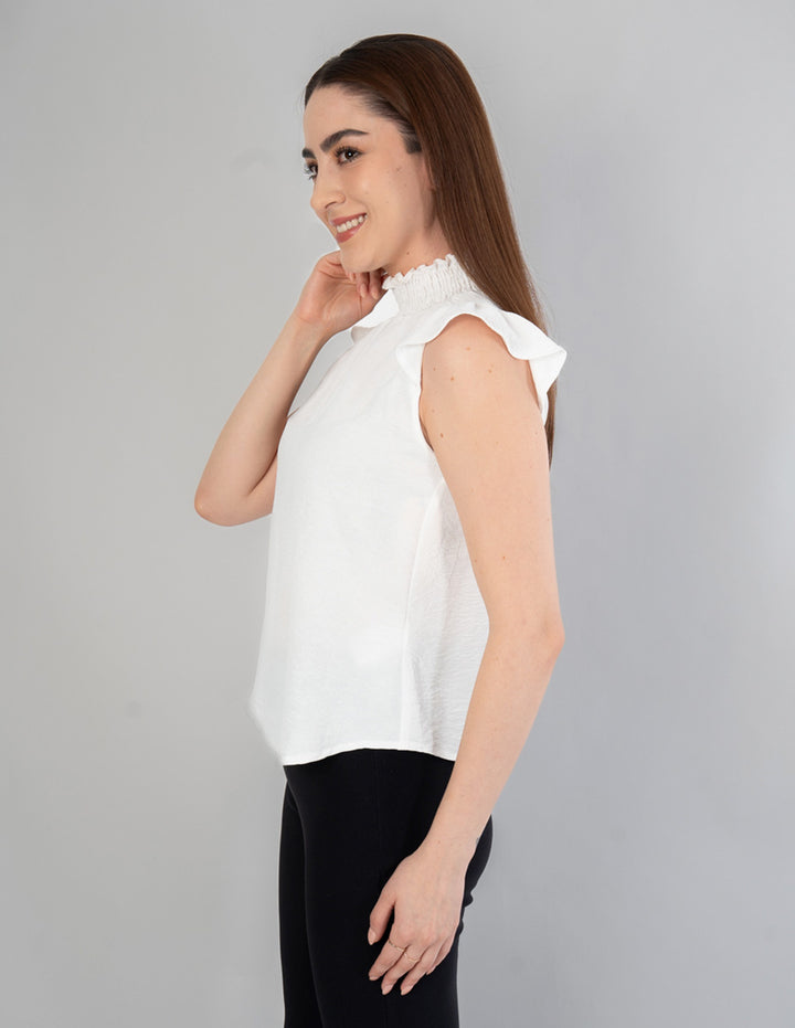 Blusa ivory con smock en cuello