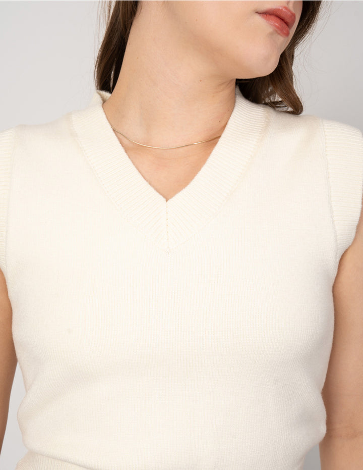 Blusa tipo top ivory con cuello V