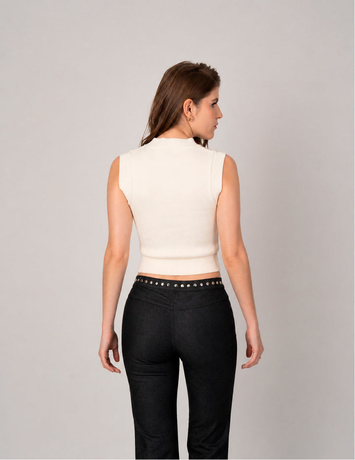 Blusa tipo top ivory con cuello V