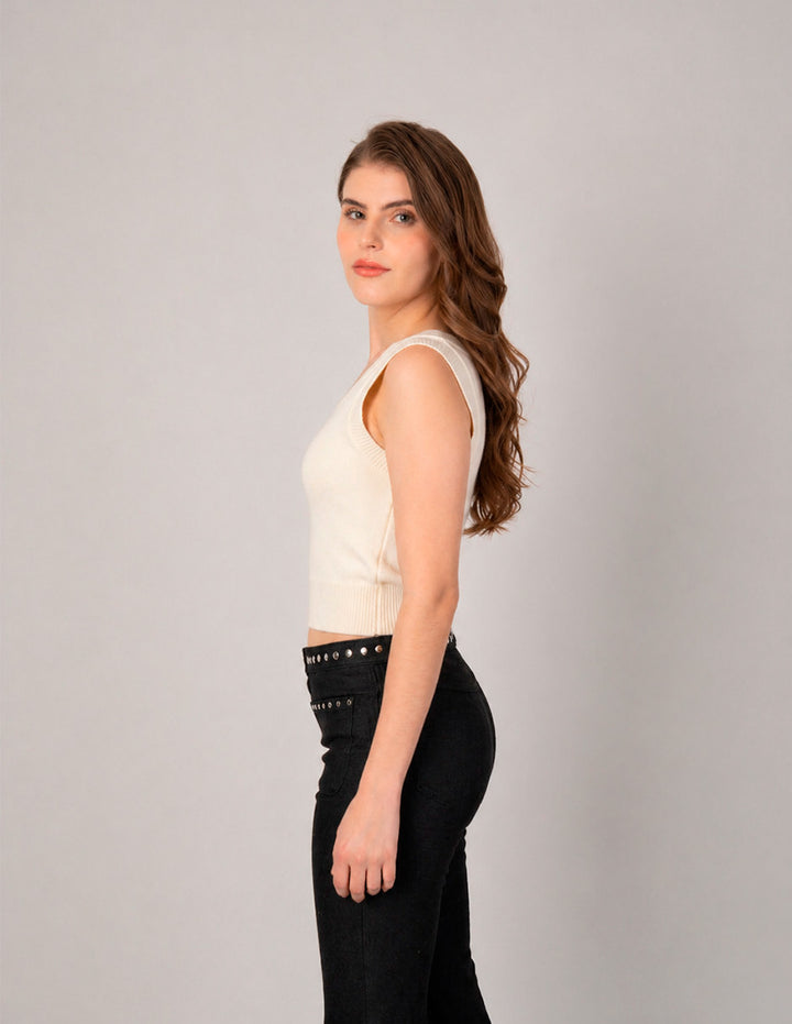 Blusa tipo top ivory con cuello V