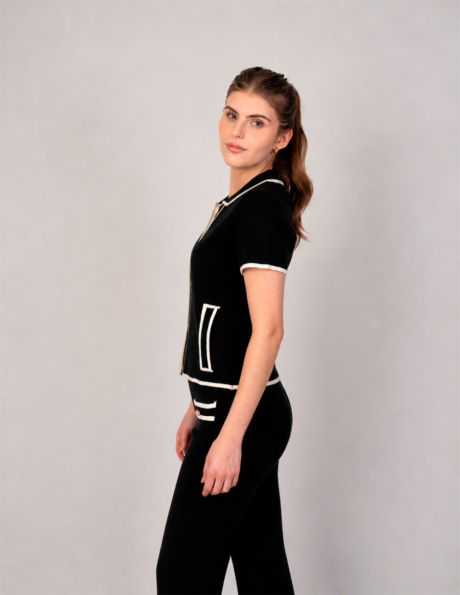 Blusa de tejido de puntoo negro con detalles blancos (Conjunto)