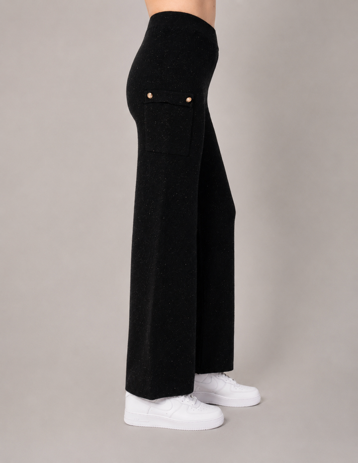 Pantalón beige y negro de tejido de punto (Conjunto)