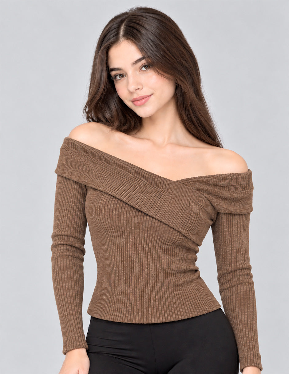 Blusa café claro  de manga larga y escote cruzado