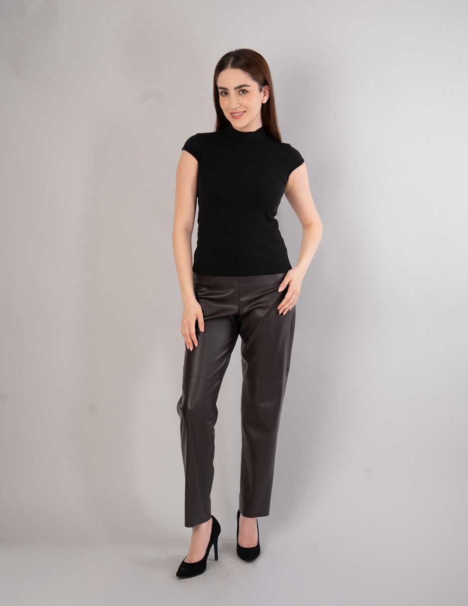 Blusa lisa de manga corta y cuello alto (disponible en negro y camel)