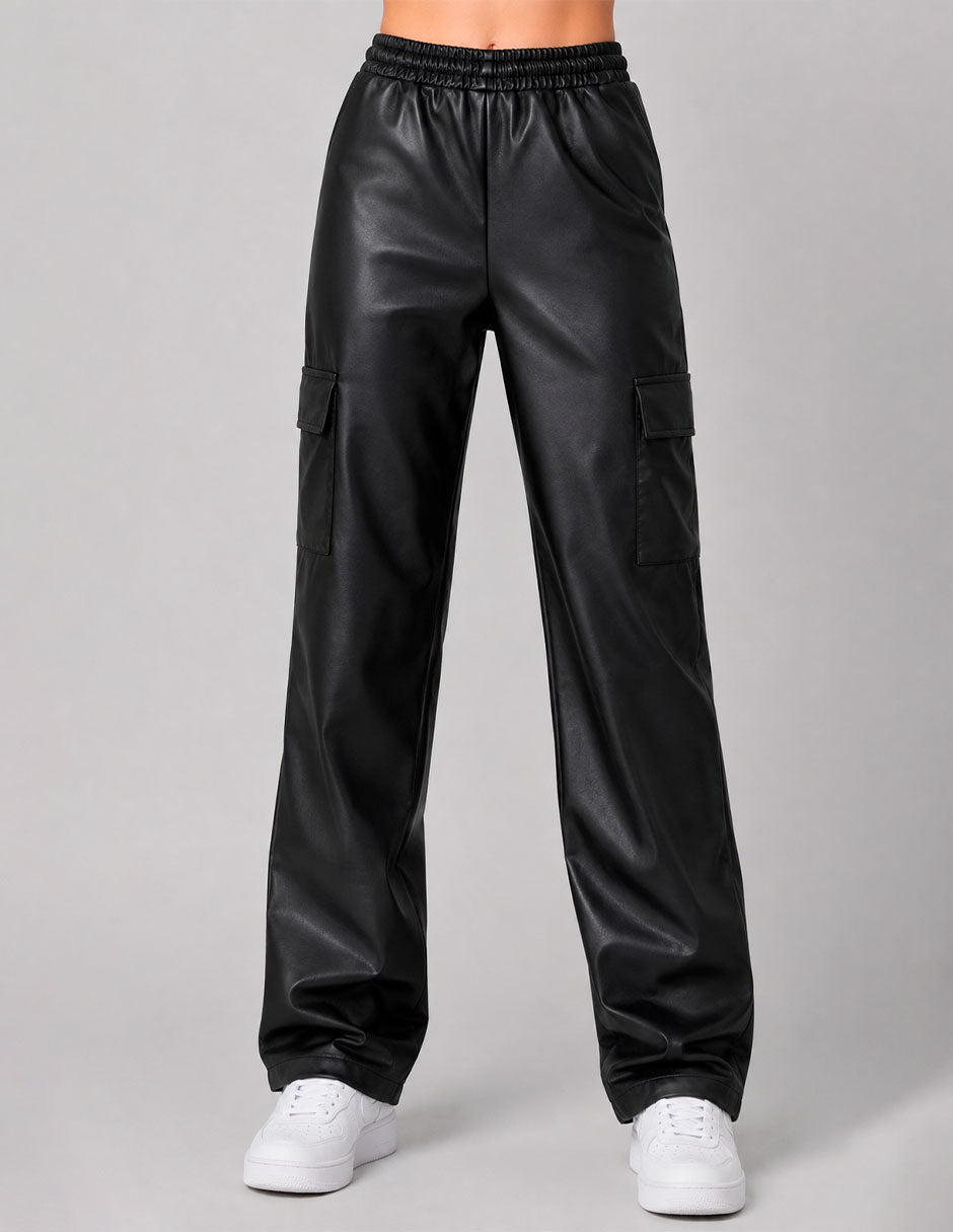 Pantalón negro con bolsas laterales