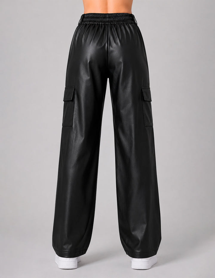 Pantalón negro con bolsas laterales