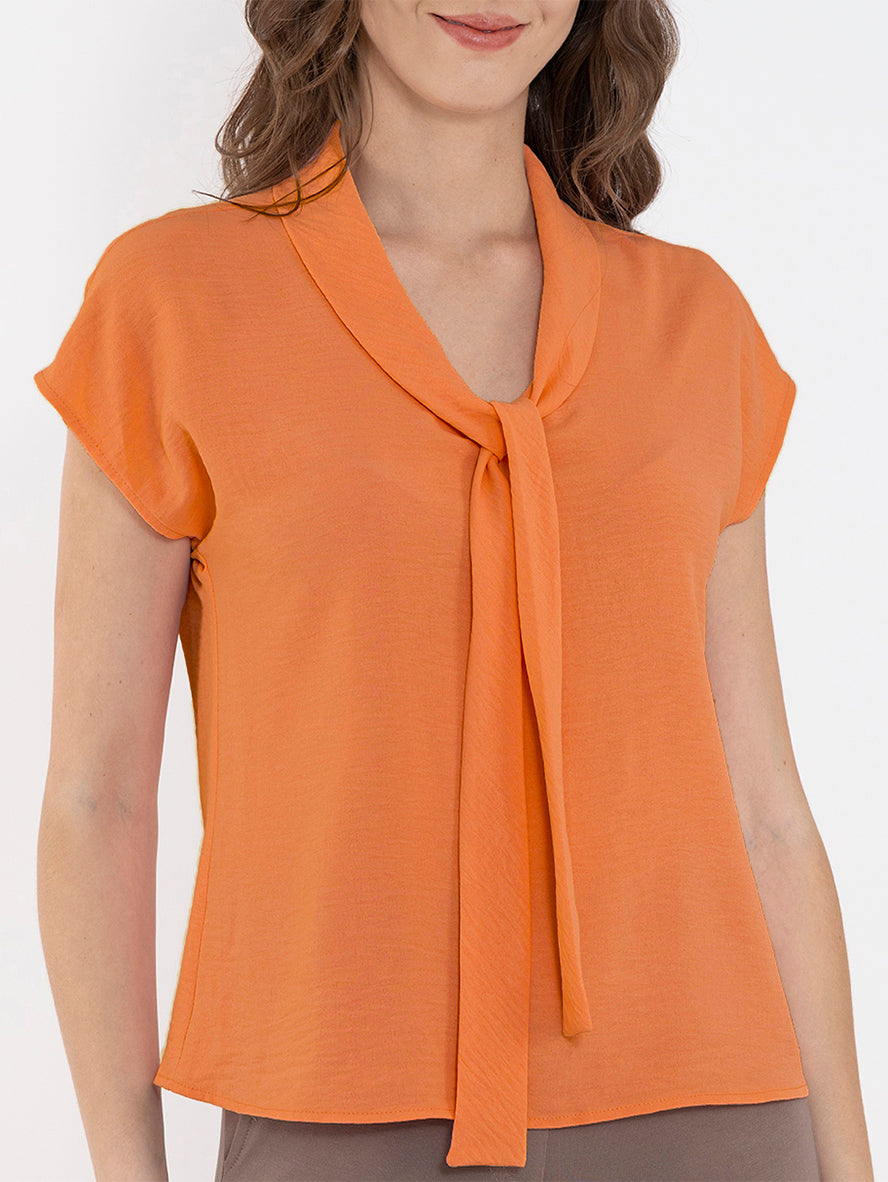 Blusa escote V naranja con cinta para nudo manga corta