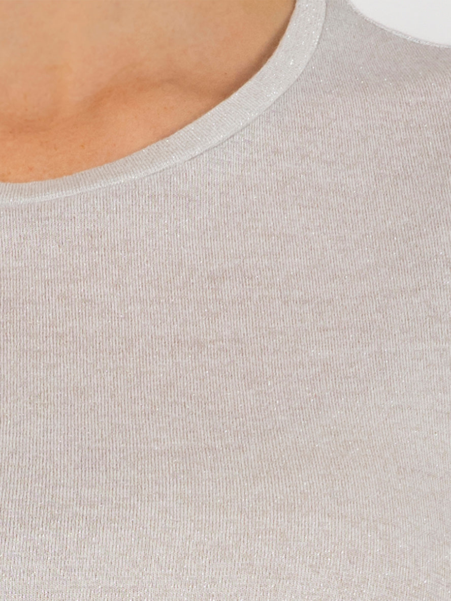 Blusa manga corta color plata en tejido de punto con hilo lurex