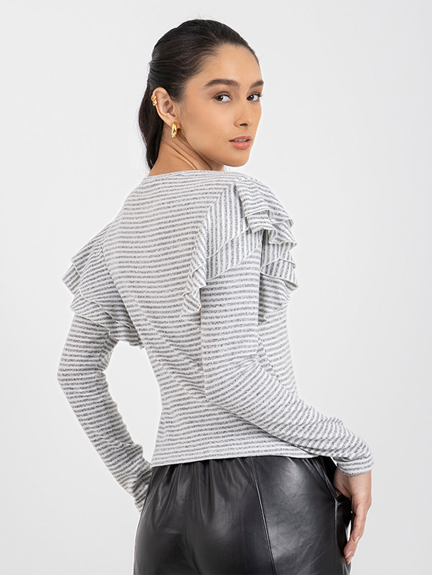 Blusa tejido tipo suéter ligero en rayas con escote redondo y  tacto suave