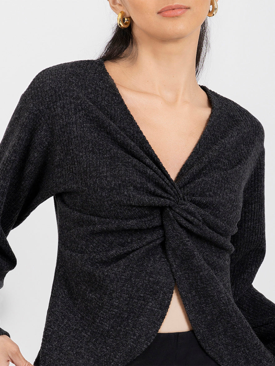 Blusa rib con textura súper suave para invierno con nudo delantero (disponible camel y negro)