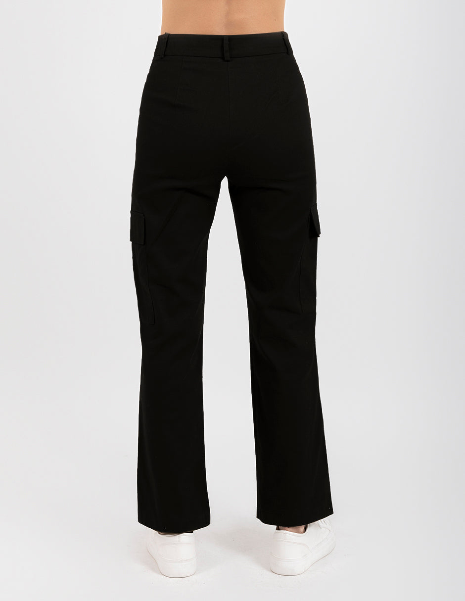 Pantalón de gabardina tiro alto con bolsas laterales en costados (disponible en negro y beige)